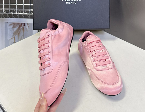 プラダ スーパーコピーコラプス レディース スニーカー