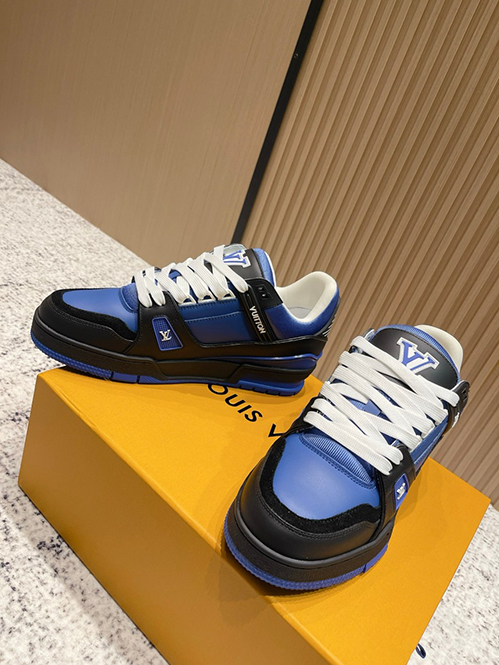 ルイ・ヴィトンスーパーコピーメンズ レディースモノグラム バターソフト スニーカー 限定モデル