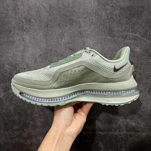 ナイキ デイブレイク ユニセックス モデルスニーカー