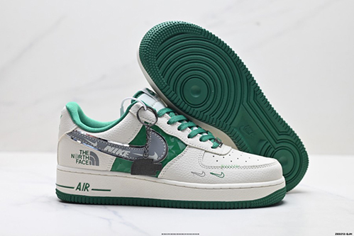 ナイキ Xノースフェイスデイブレイク 軽量 モデルスニーカー