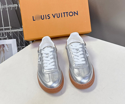 ルイ・ヴィトンスーパーコピーレディース バターソフト スニーカー 限定モデル