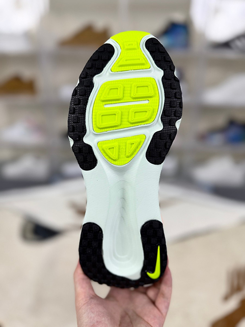 ナイキメンズ レディースデイブレイク モデルスニーカー