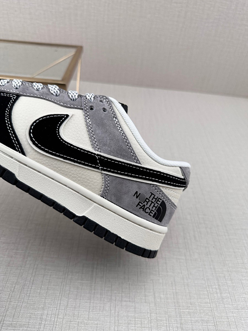 ナイキ &times; ノースフェイスメンズ レディース デイブレイク メンズカジュアル モデルスニーカー