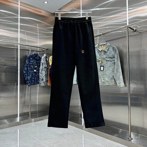 ルイ・ヴィトン スウェットパンツ。快適な履き心地とラグジュアリーなデザインを両立