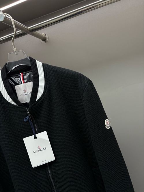 モンクレール クラシック ダウンジャケット