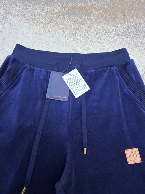 ルイ・ヴィトン スウェットパンツ。耐久性のある素材で長く愛用可能
