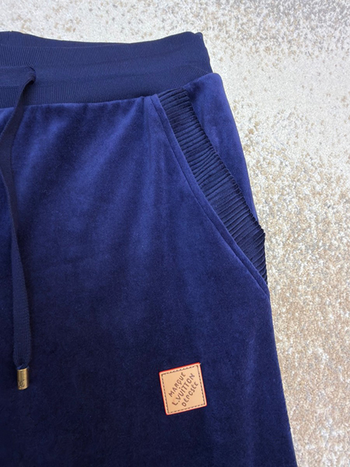 ルイ・ヴィトン スウェットパンツ。耐久性のある素材で長く愛用可能