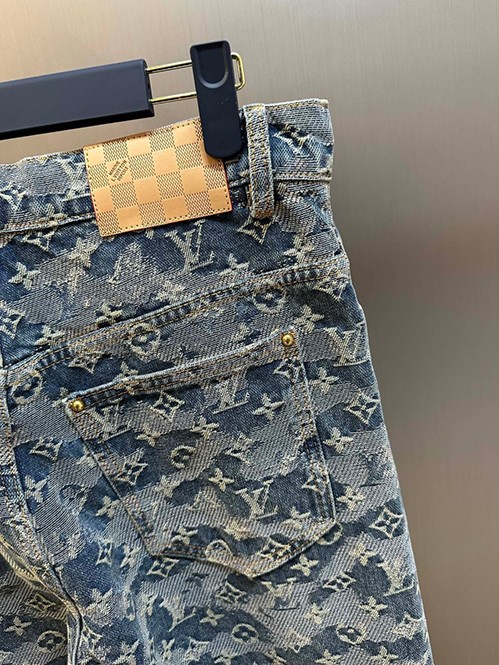 ルイ・ヴィトン スリムフィット デニムパンツ