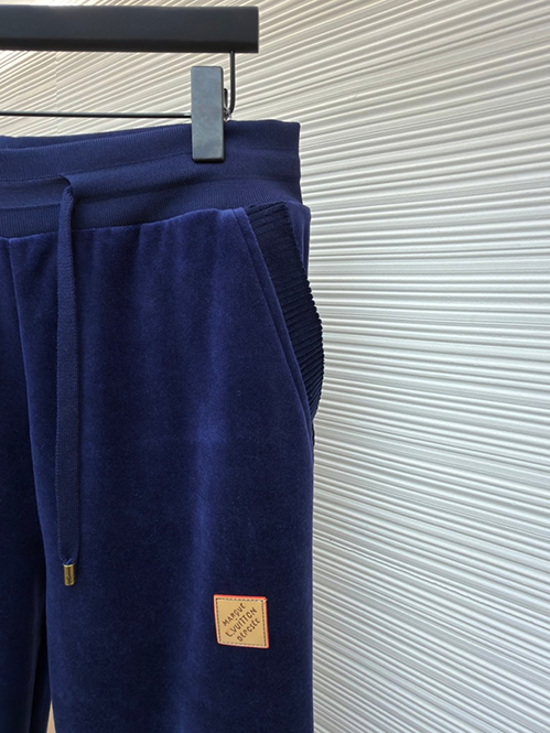 ルイ・ヴィトン スウェットパンツ。耐久性のある素材で長く愛用可能