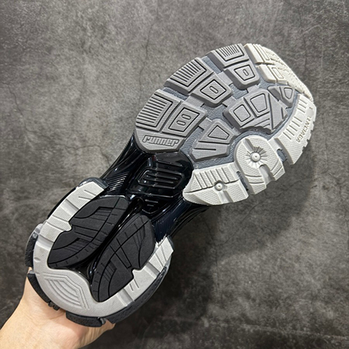 バレンシアガメンズ レディース トリプルS スニーカー