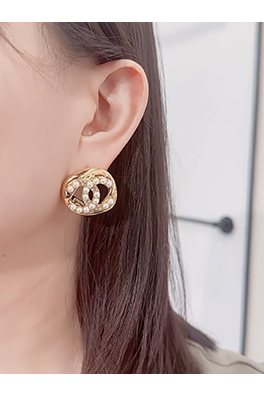 シャネル  フレグランスカットツイストキューブピアス