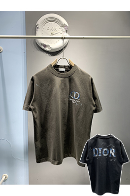 ディオール新しい手描きグラフィックTシャツ