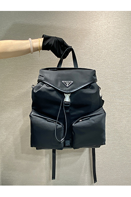 プラダショーモデルのリュックサック