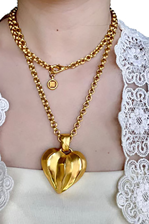 ジバンシィ アクセサリー高級感のある