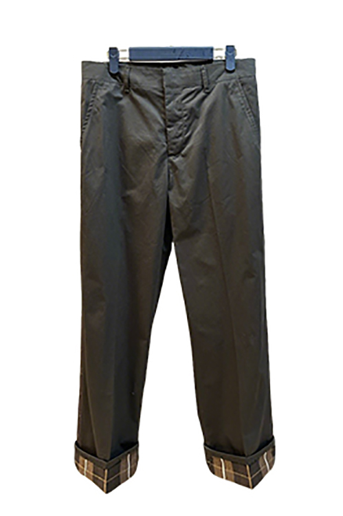 ルイ・ヴィトンスーパーコピー チノパンツ高級感と端正な雰囲気