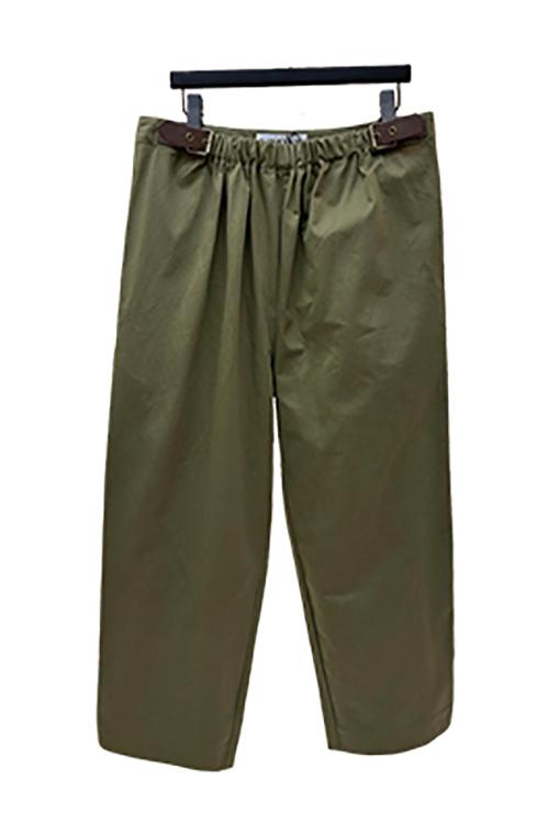 ロエベ スーパーコピーチノパンツ若々しい印象