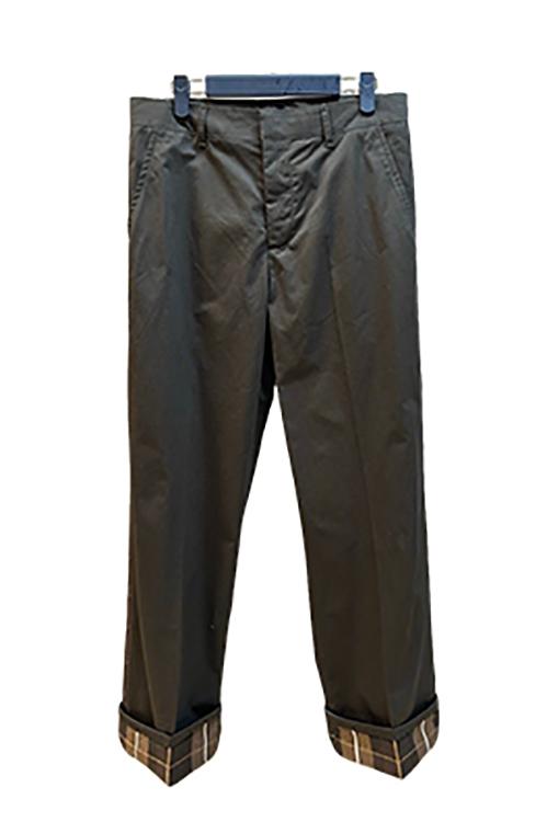 ルイ・ヴィトンスーパーコピー チノパンツ高級感と端正な雰囲気