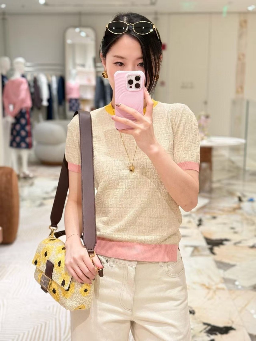 フェンディレディース　ニット 半袖Tシャツ