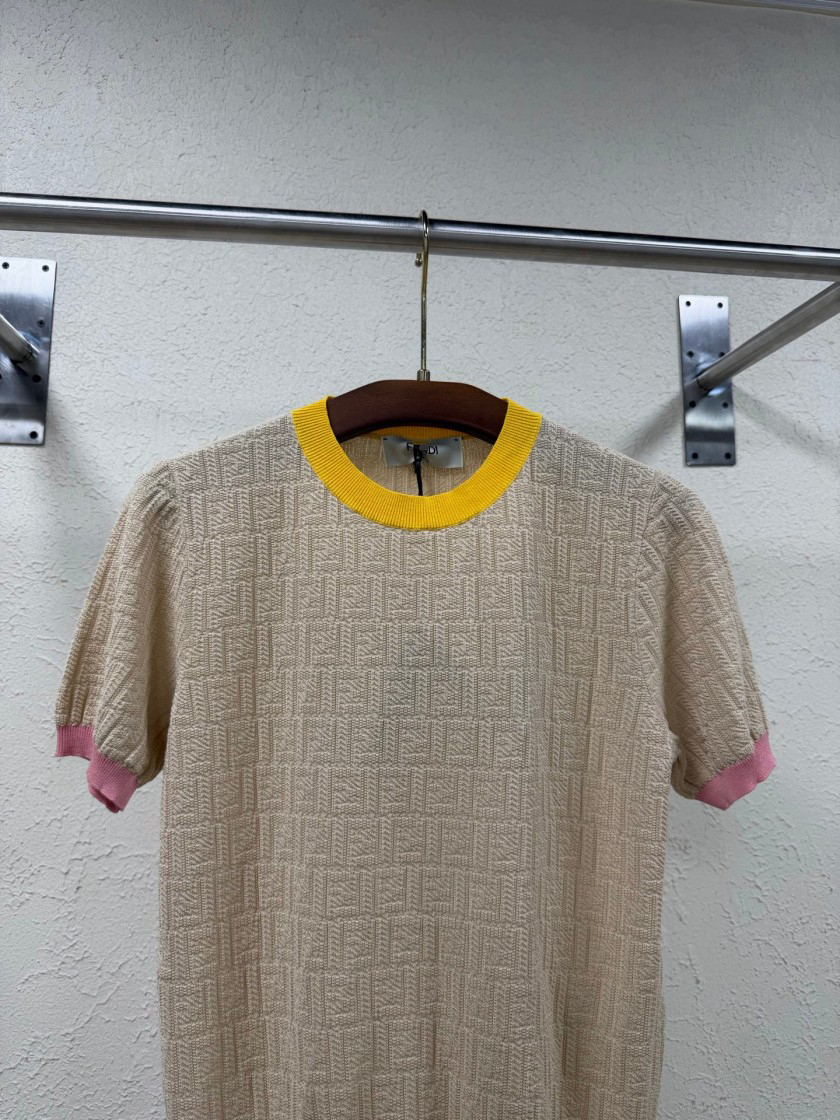 フェンディレディース　ニット 半袖Tシャツ