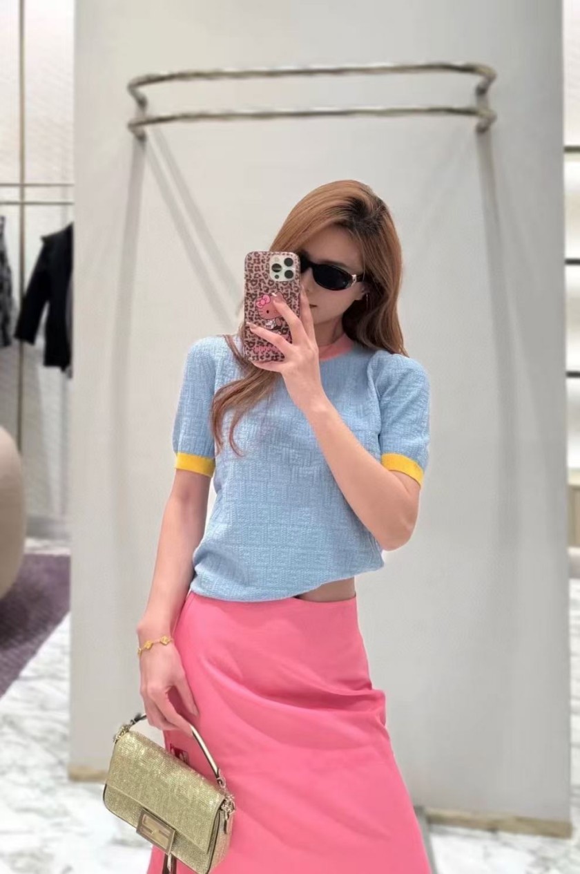 フェンディレディース　ニット 半袖Tシャツ