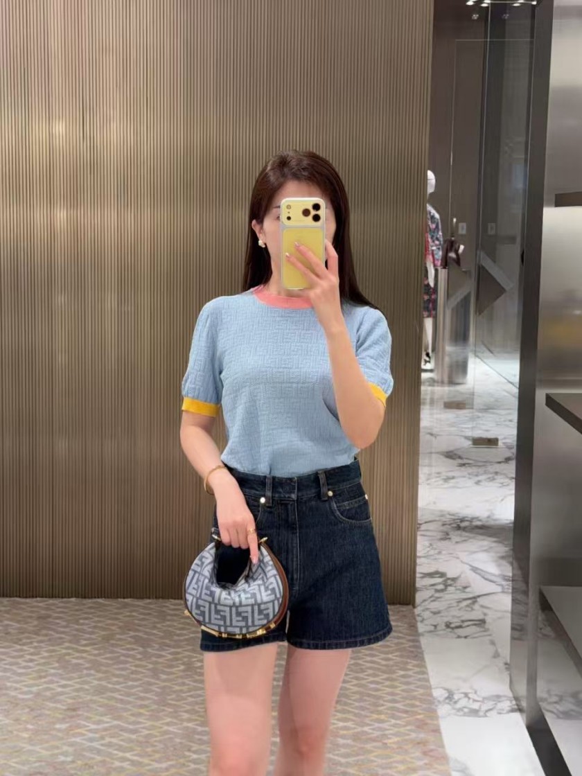 フェンディレディース　ニット 半袖Tシャツ