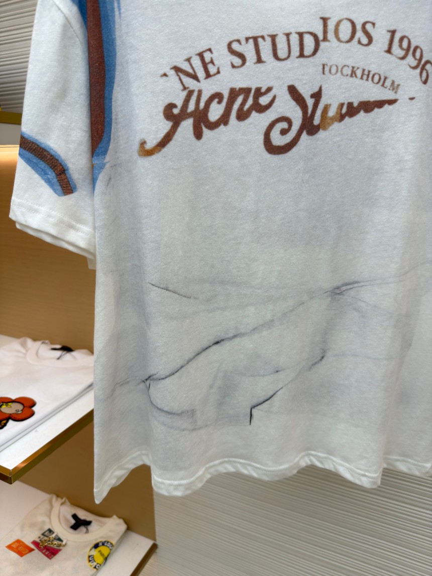 アクネ ストゥディオ ズレディース　半袖Tシャツ