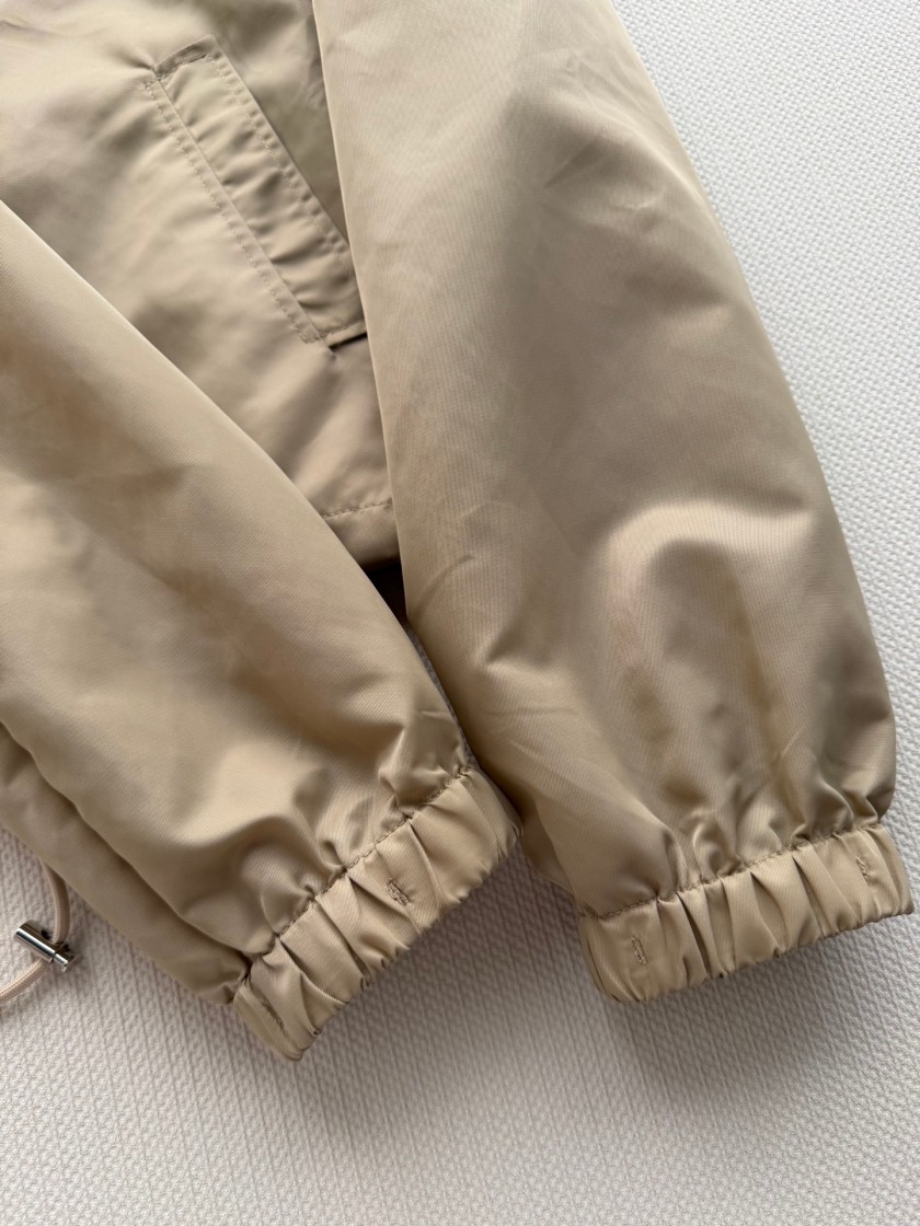 プラダレディース ジャケット　アウター