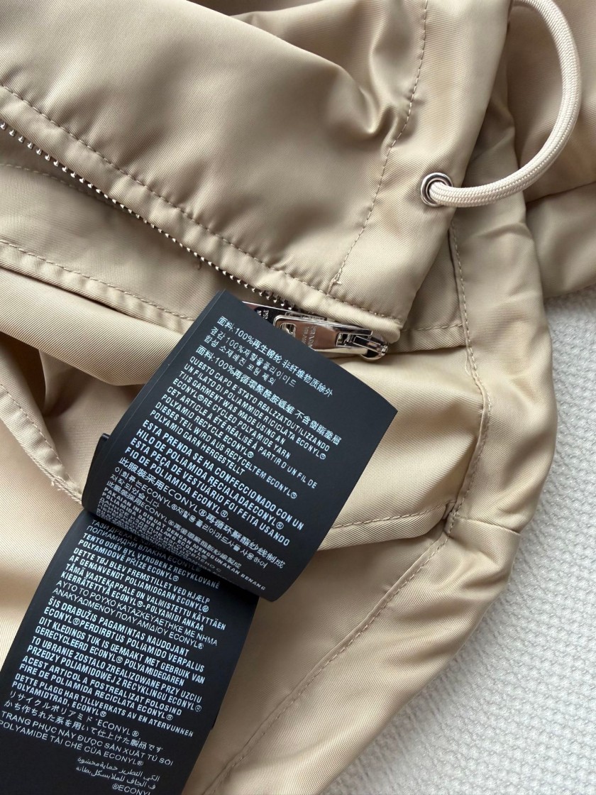 プラダレディース ジャケット　アウター