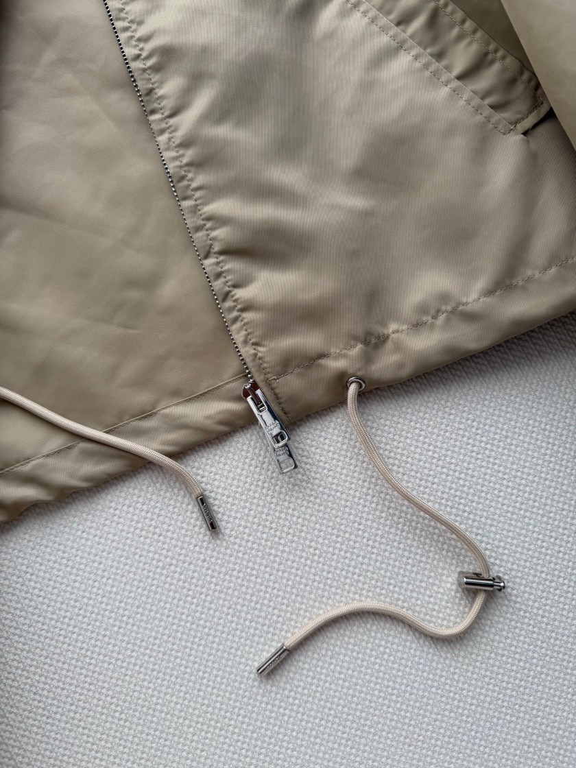 プラダレディース ジャケット　アウター