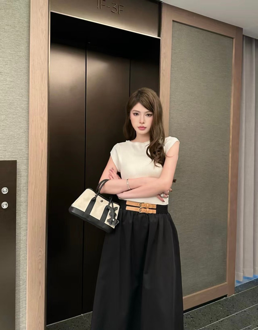 プラダスカート