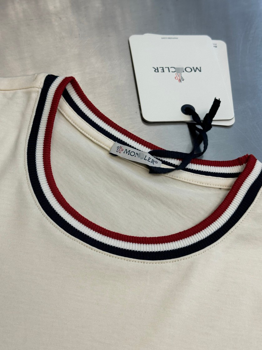 モンクレールコピービッグロゴ Tシャツ メンズ人気モデル