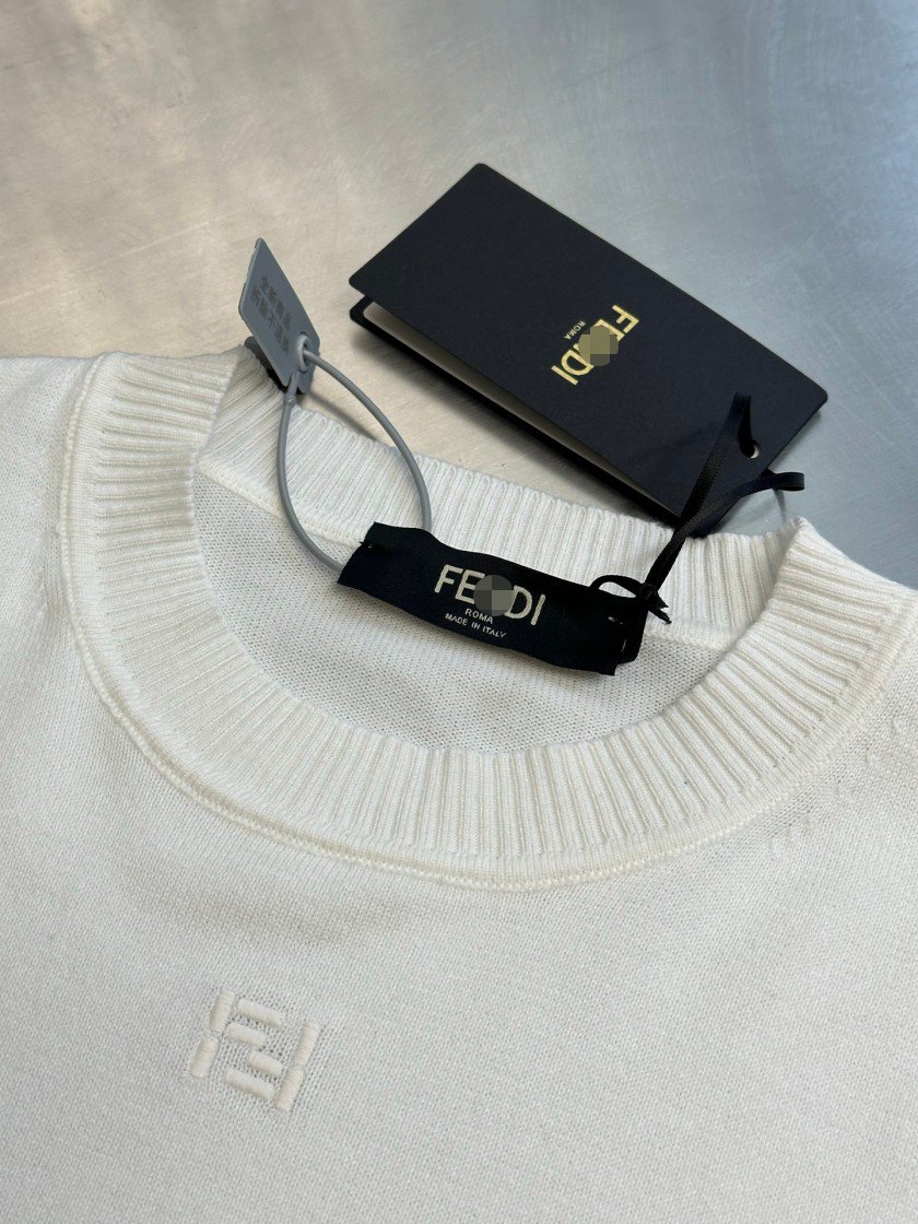 フェンディコピーメンズ レディース　ニット 半袖Tシャツ