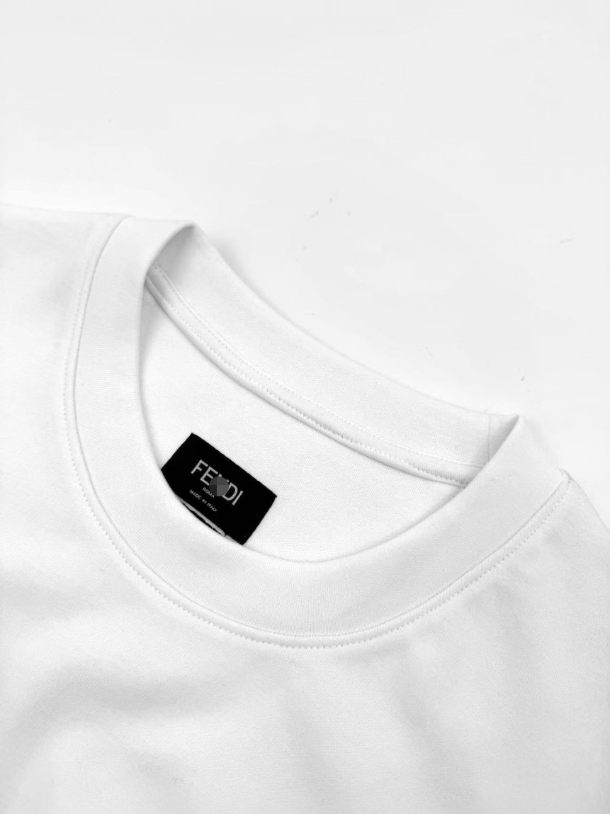 フェンディコピーメンズ レディース 半袖Tシャツ