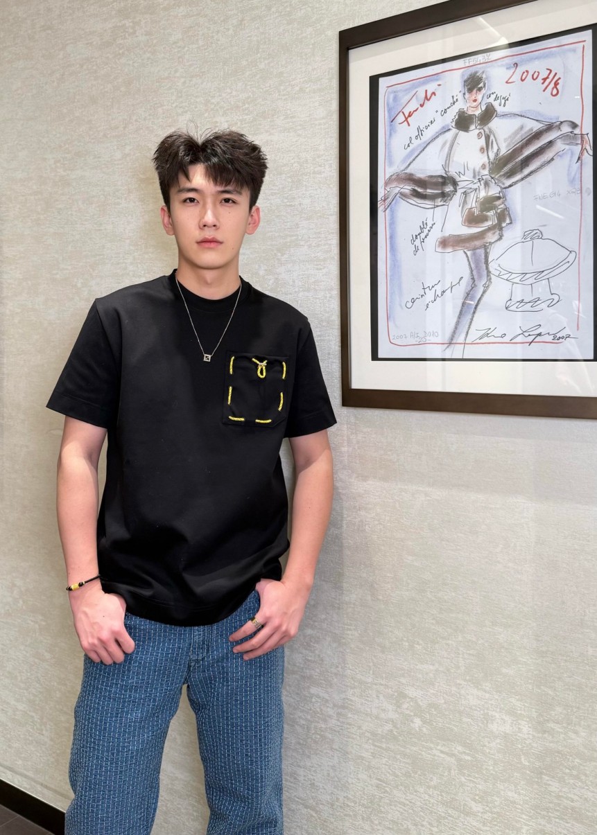 フェンディコピーメンズ レディース 半袖Tシャツ