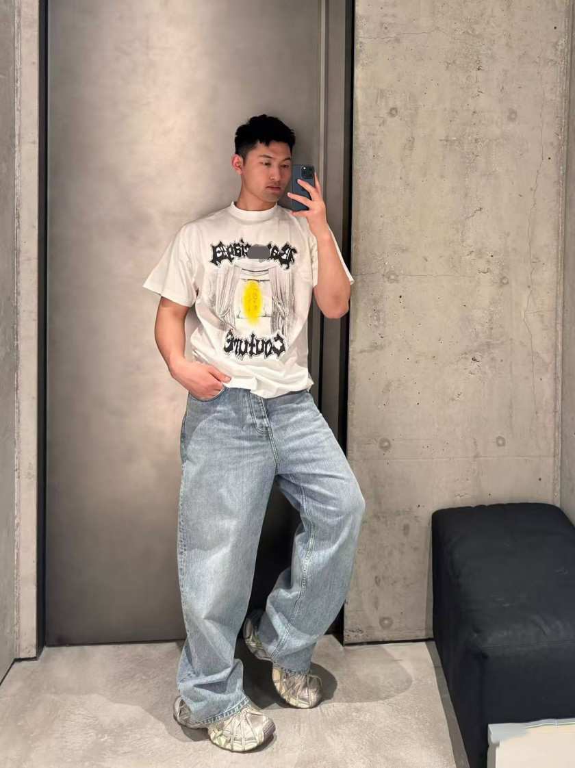 バレンシアガ ストリート ロゴプリント 半袖Tシャツ