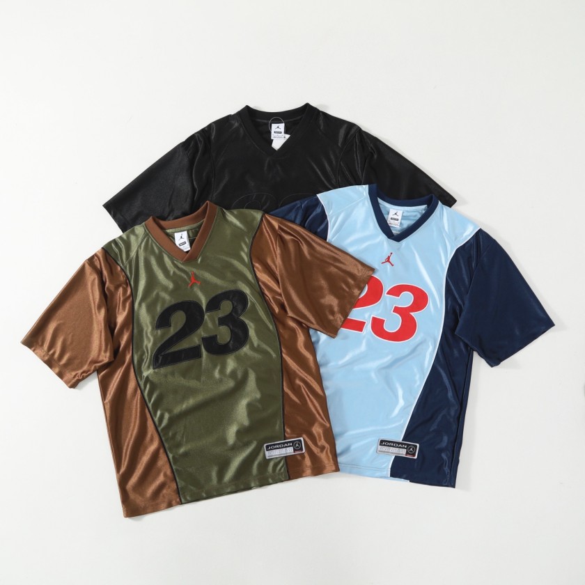 シュプリーム&times;AJ JORDAN コラボ シンプルロゴ 半袖Tシャツ 洗練デザイン
