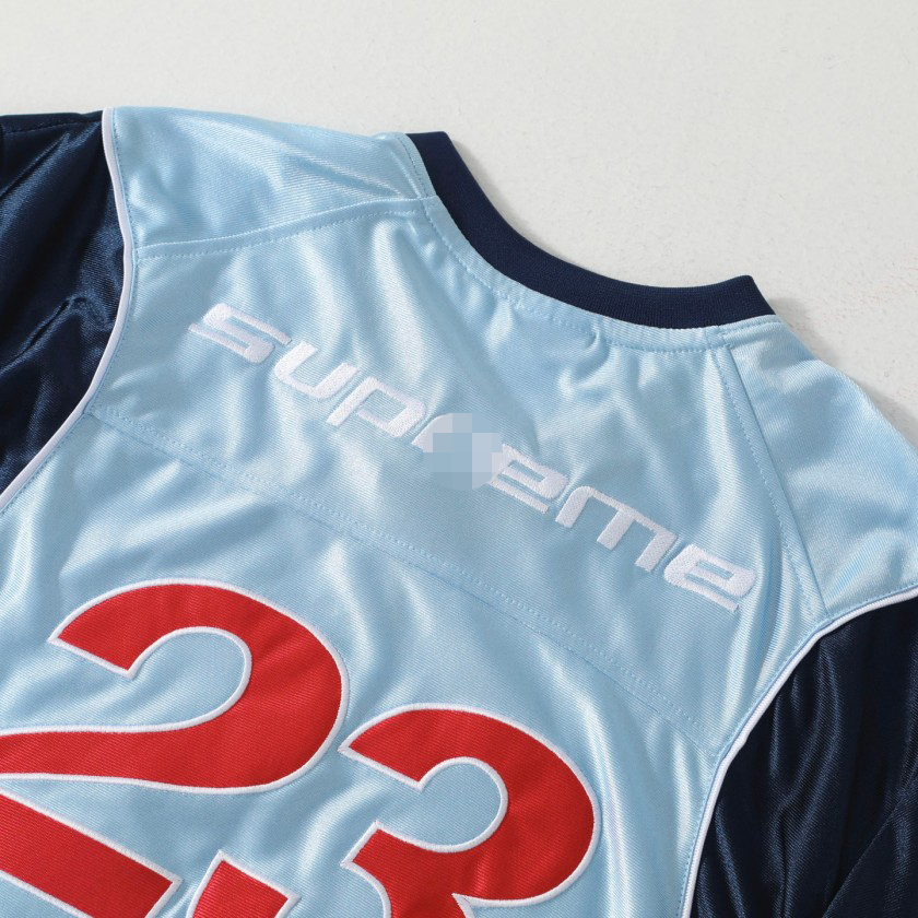 シュプリーム&times;AJ JORDAN コラボ シンプルロゴ 半袖Tシャツ 洗練デザイン