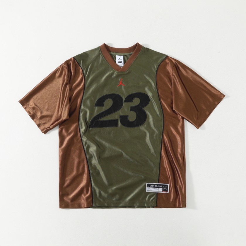 シュプリーム&times;AJ JORDAN コラボ シンプルロゴ 半袖Tシャツ 洗練デザイン
