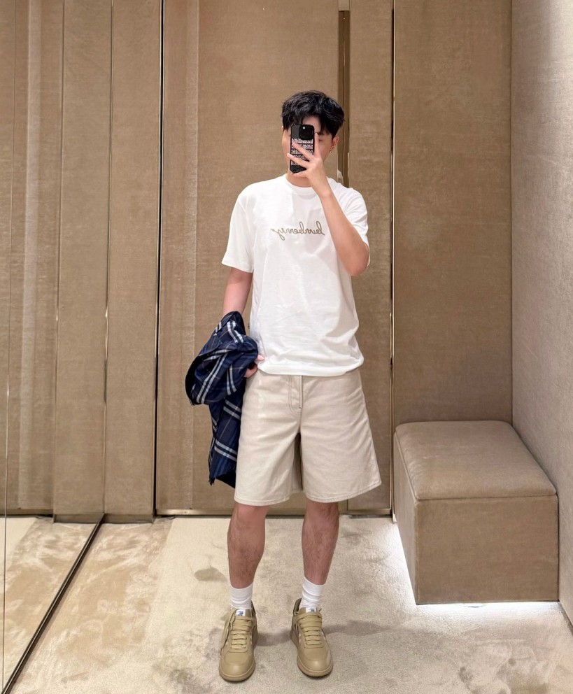 バーバリースーパーコピープリントロゴ 半袖Tシャツ 人気アイテム