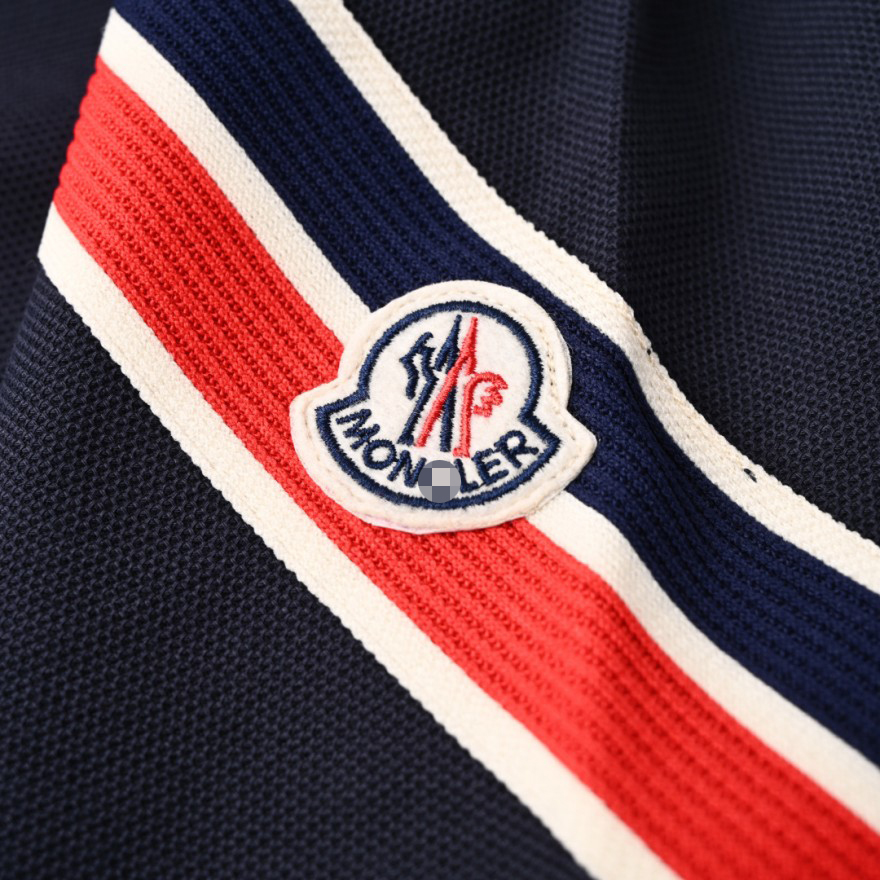 モンクレールスーパーコピープリントロゴ 半袖Tシャツ 人気アイテム