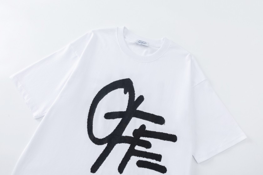 オフホワイトスーパーコピーロゴプリントTシャツ 半袖 デイリーコーデ