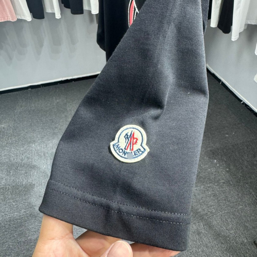 モンクレール旬のスタイル グラフィック半袖Tシャツ