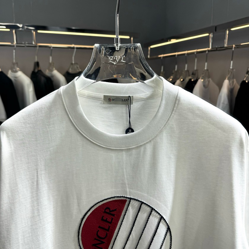 モンクレール旬のスタイル グラフィック半袖Tシャツ