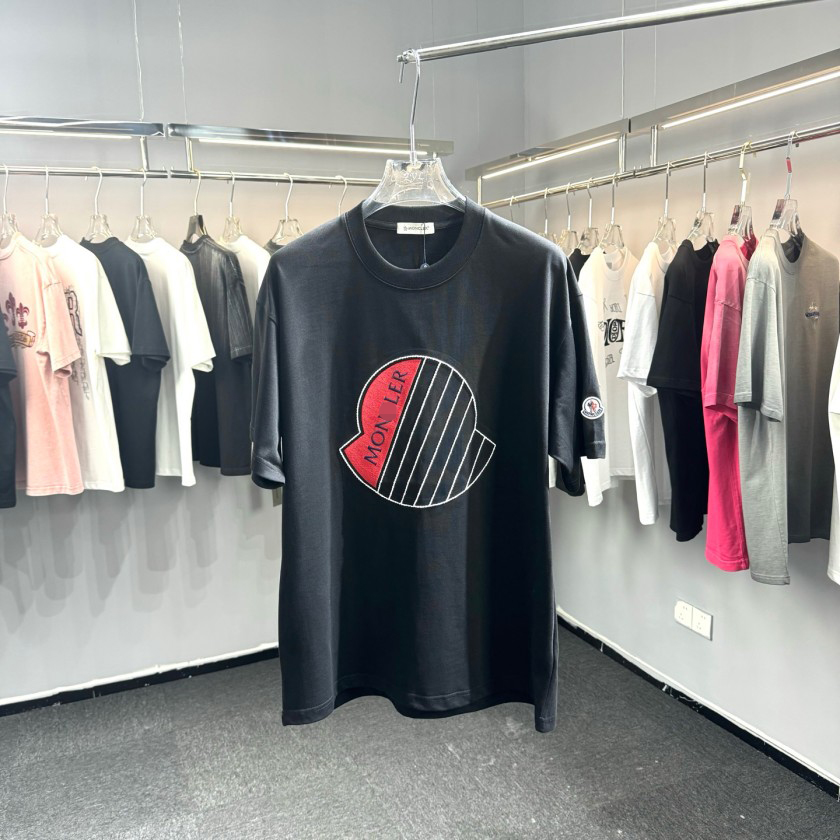 モンクレール旬のスタイル グラフィック半袖Tシャツ