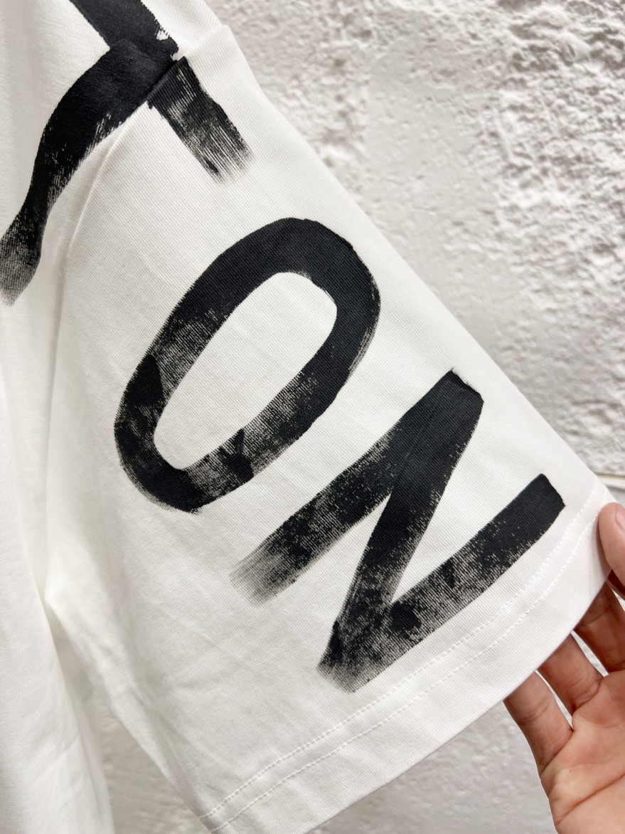 ルイヴィトン夏の定番 ロゴプリント半袖Tシャツ