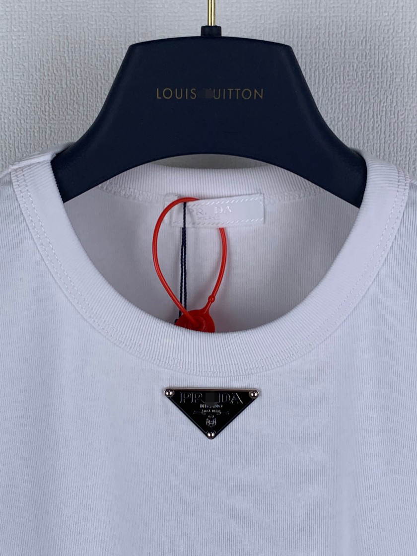 プラダタミニマル ロゴ デザイン半袖Tシャツ