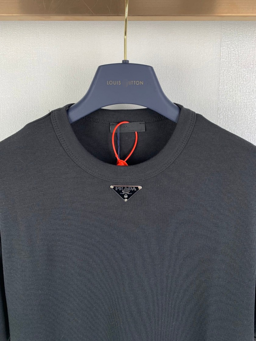 プラダタミニマル ロゴ デザイン半袖Tシャツ