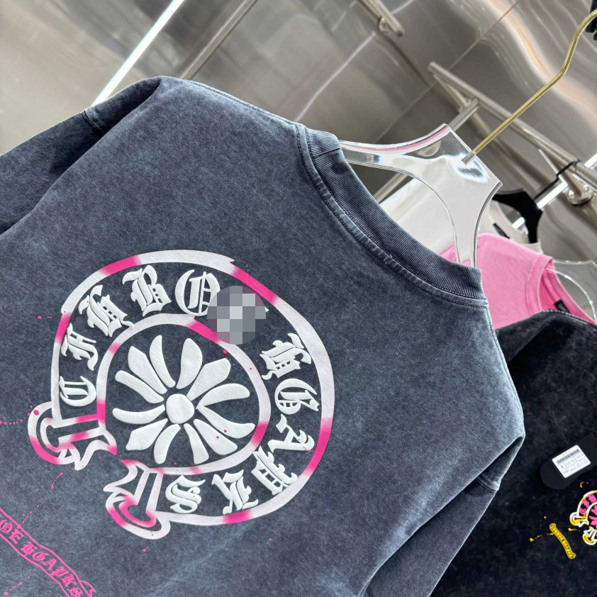 クロムハーツ洗練されたロゴ ポイントT  半袖Tシャツ