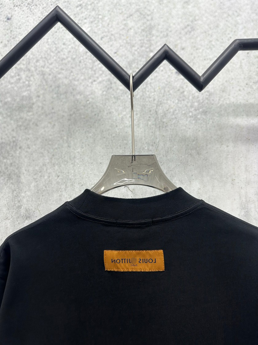ルイヴィトン究極のロゴ プリントスタイル 半袖Tシャツ