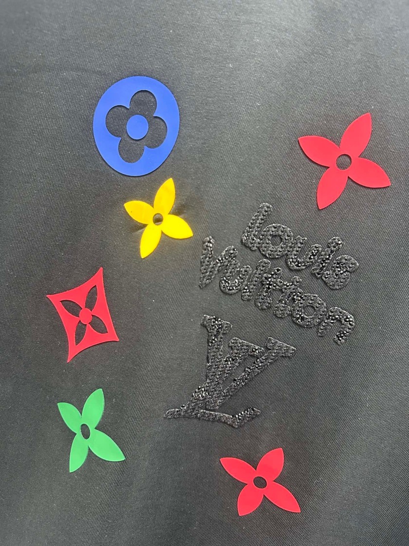 ルイヴィトン究極のロゴ プリントスタイル 半袖Tシャツ